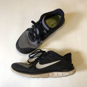 Nike Free 4.0 Women's Size 9 Running Shoes Black Gray Athletic Trainer Sneaker